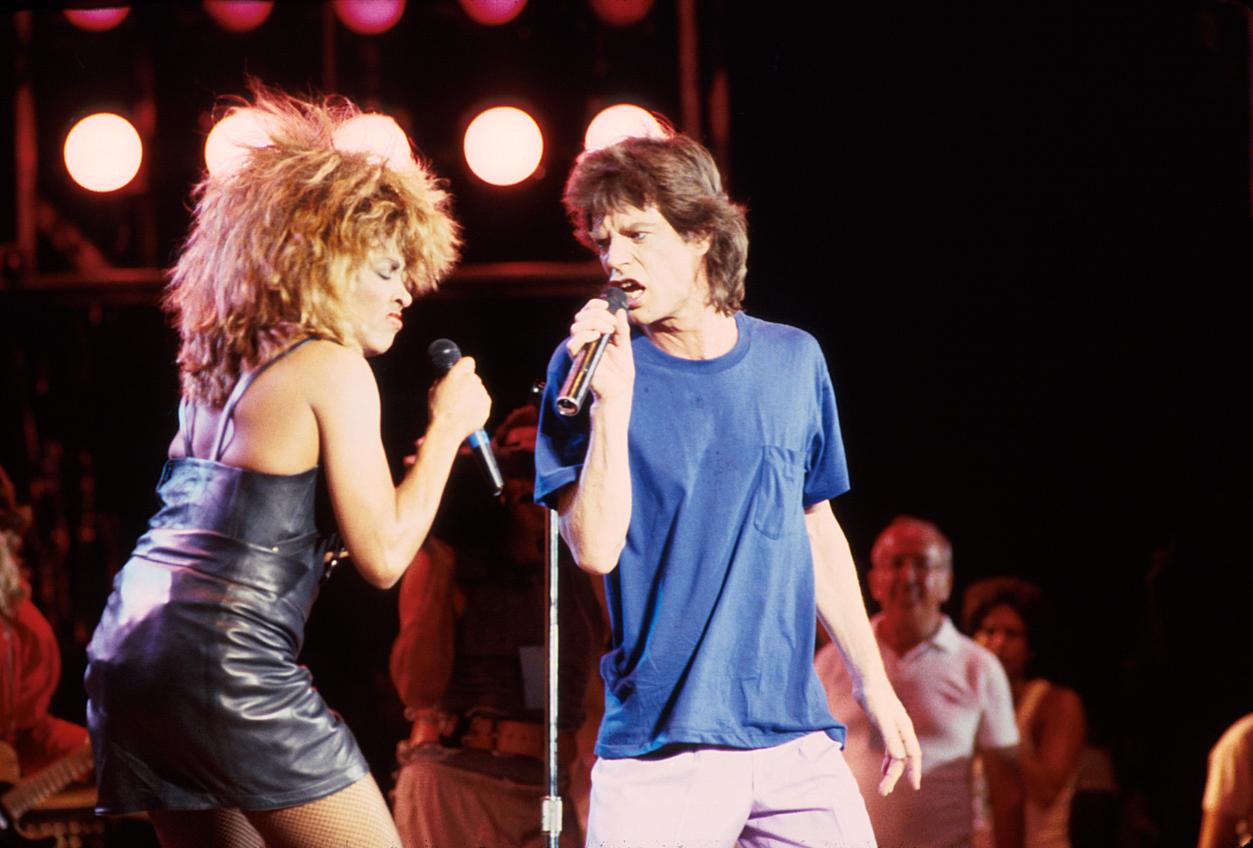 Tina Turner performs with Mick Jagger in 1985.